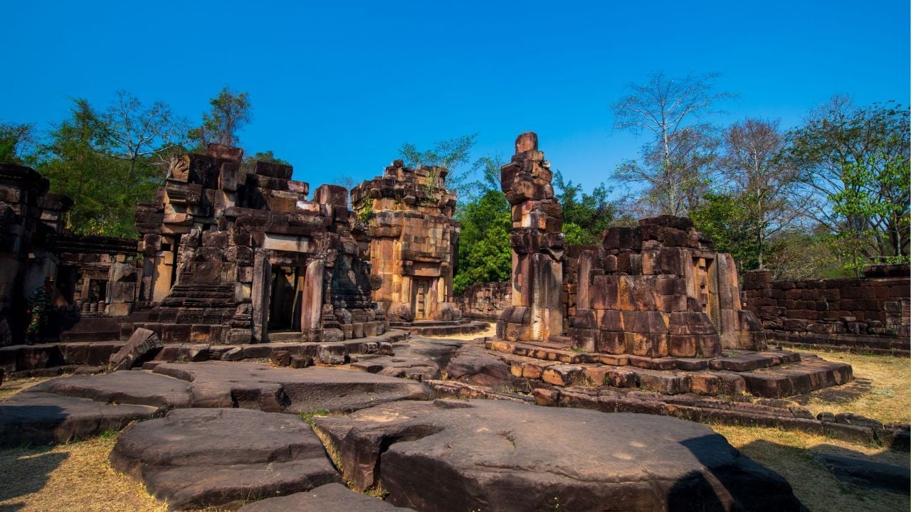 Камбоджийская армия атакует тайский объект наследия с помощью ракет