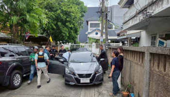 Китайский беглец пойман с поддельными тайскими лицензиями в Бангкоке