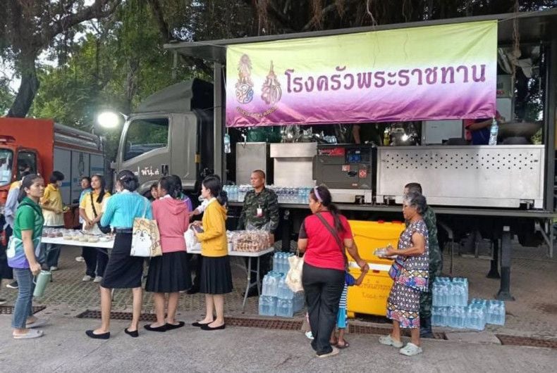 Король Таиланда вмешивается, так как на границе Таиланда и Камбоджи вспыхивают столкновения