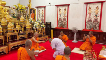Кризис тайского монаха: завистливая женщина раскрывает 15-летний роман с аббатом