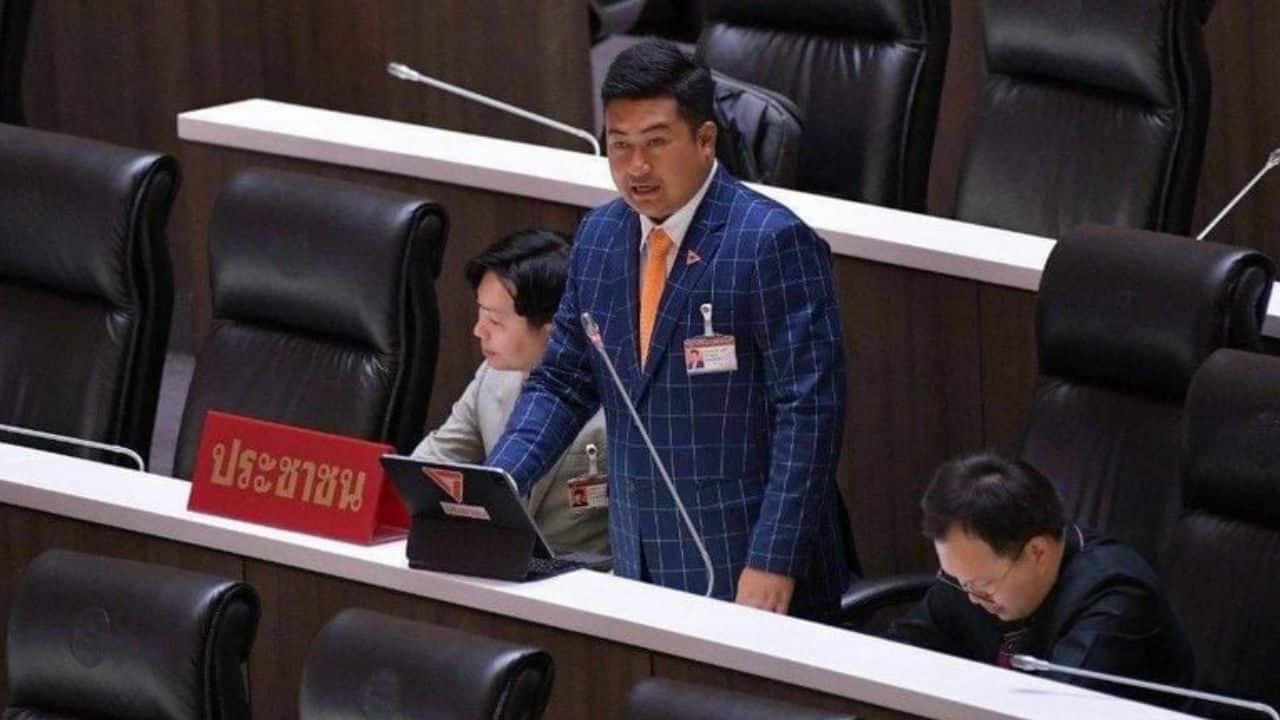 Лютый гнев депутата Пхукета, так как бюджетные крохи оставили райский остров без денег