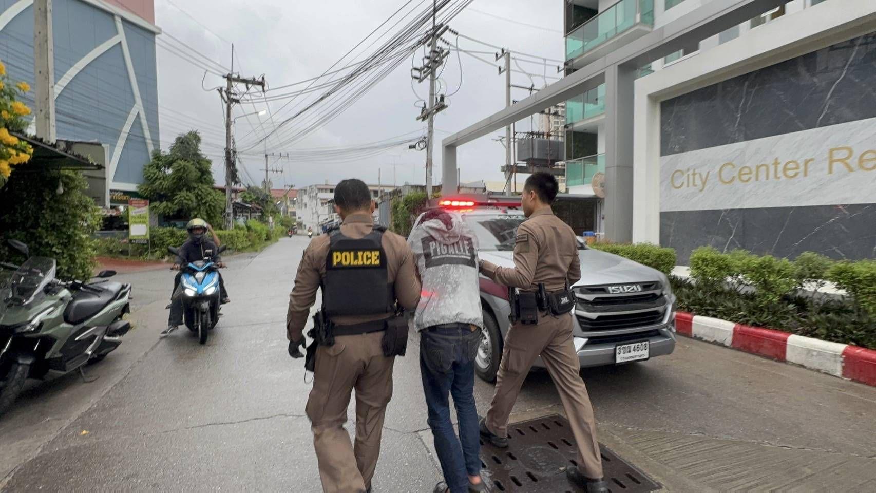 Местные жители Паттайи поймали мужчину, притворяющегося пьяным после кражи