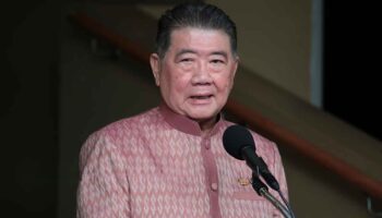 Министр-пенсионер Пхумтам одобрил сделку по подводным лодкам перед уходом