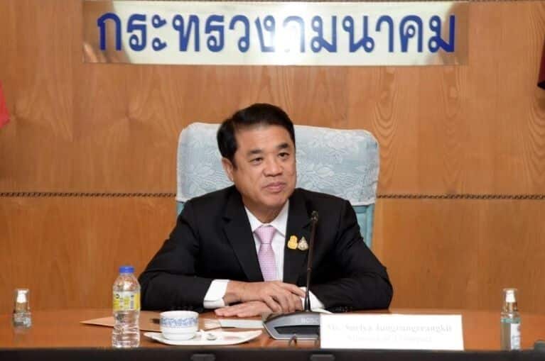 Министр транспорта взял на себя полномочия после скандала с аудиозаписью, который свалил Паетонгтарн.