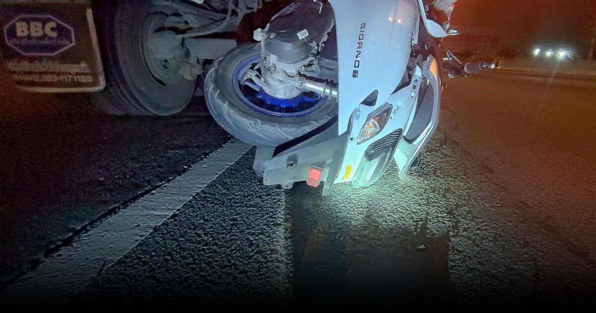 Молодой мотоциклист погиб в столкновении с грузовиком возле Университета Бангкока