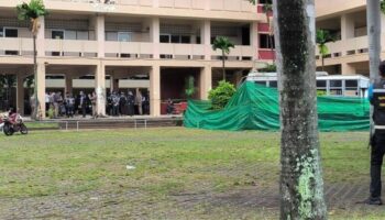 Мужчина найден мертвым в школе Накхонратчасима, что привело к закрытию