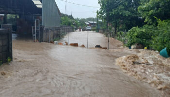 Наводнения, стоки разрушают северный Таиланд
