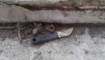 Наркотический ужас: Мужчина разрезает себе горло во время срыва на Пхукете