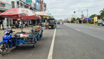 Некоторые эвакуированные возвращаются домой на фоне хрупкого перемирия на границе