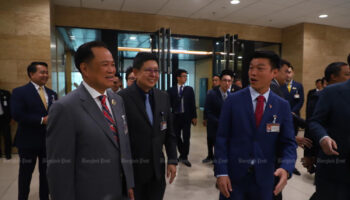 Оппозиционные партии приветствуют Бхумаджайтай