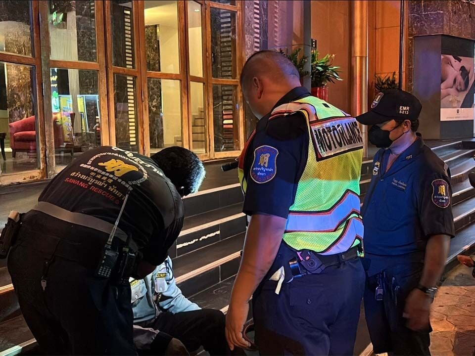 Охранник Паттайи получил удар телефоном во время беспорядков в отеле