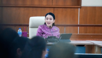 Паэтонгтарн приказывает провести обзор возвращения 20 древних артефактов в Камбоджу