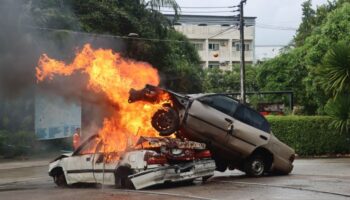 Первые учения по тушению загоревшегося электромобиля прошли на Пхукете
