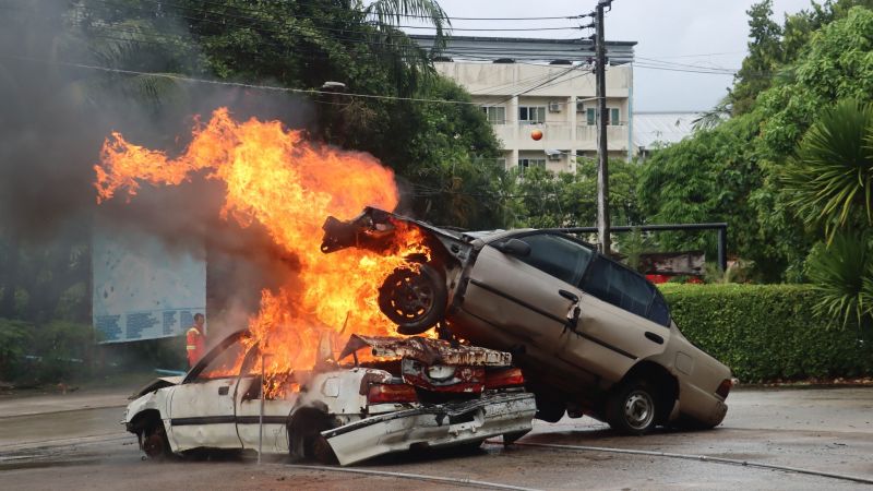 Первые учения по тушению загоревшегося электромобиля прошли на Пхукете