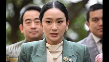 ПМ Паетонгтарн занимает культурную роль на фоне интриг, вызванных перетасовкой в Кабинете министров