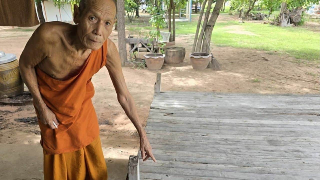 Подростковая мать возвращается за ребенком, оставленным в храме, опасаясь тюремного заключения