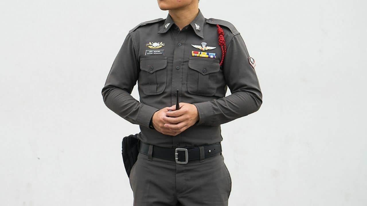 Политика BTS в Бангкоке под вопросом после того, как вооруженная полиция отказала во входе