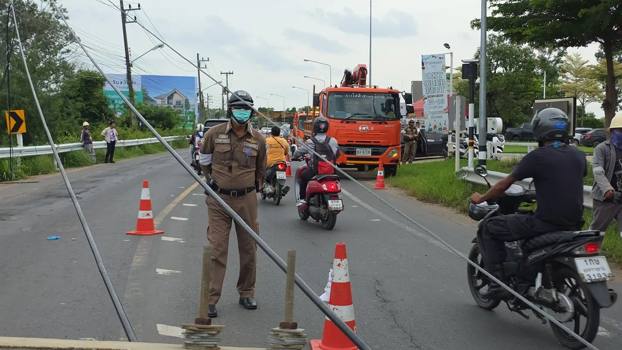 Полицейский погиб в аварии с внедорожником в Уболе Ратчатани