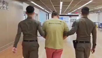 Полиция задержала крупного китайского мошенника в аэропорту Дон Мыанг