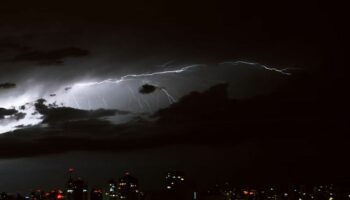 Предупреждение о сильном дожде для 41 провинции Таиланда, возможны быстрые наводнения