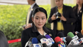 Премьер-министр Таиланда также возьмет на себя роль министра культуры, обеспокоенный делом Конституционного суда