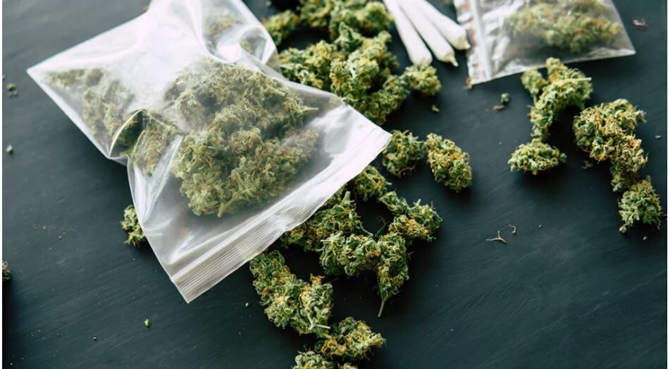 Разорившийся британский папа пойман при попытке контрабанды £100,000 каннабиса из Таиланда