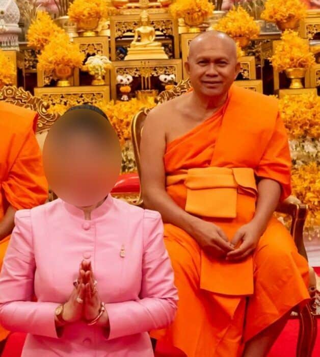 С ума сойти: Любовный предатель-монах уличен в интимной связи с миллионершей-любовницей