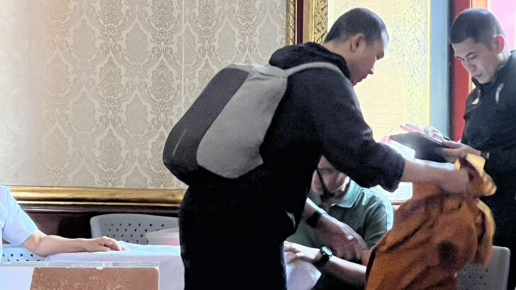 Секс, деньги и шафрановые одеяния: Темнейший час тайских монастырей