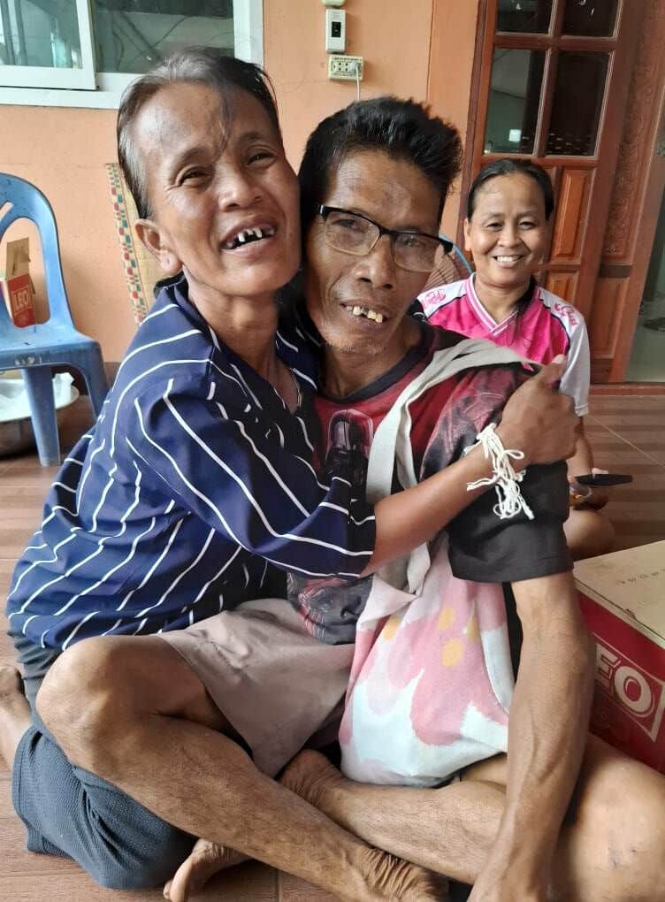 Семья выиграла джекпот в 6 миллионов бат в тайской лотерее