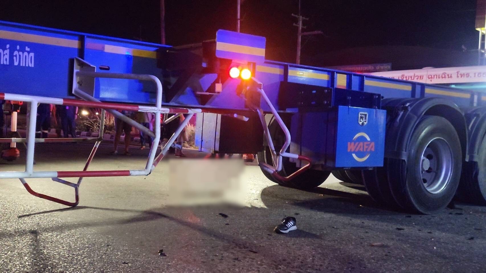 Смертельная авария на дороге Сукхумвит, в результате столкновения грузовика с мотоциклом