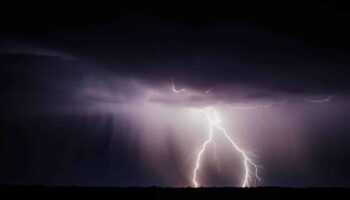 Таиланд готовится к плохой погоде, так как шторм Уипа ударил по 19 провинциям