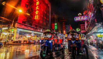 Таиланд откладывает плату за въезд для туристов до 2026 года на фоне снижающегося числа прибывающих.