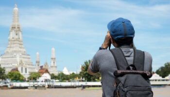 Таиланд пытается возобновить китайский туризм, поскольку число прибывающих упало на 34%