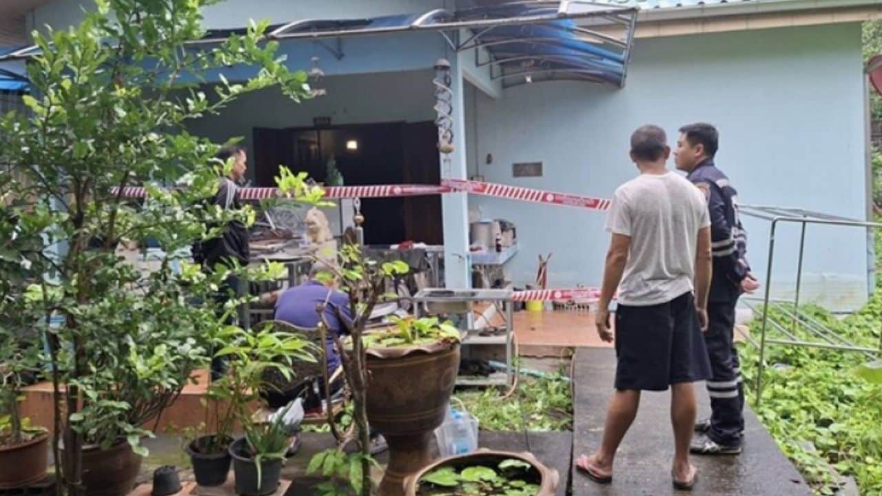 Тайская женщина и домашняя собака погибли в пожаре в доме в Бангкоке