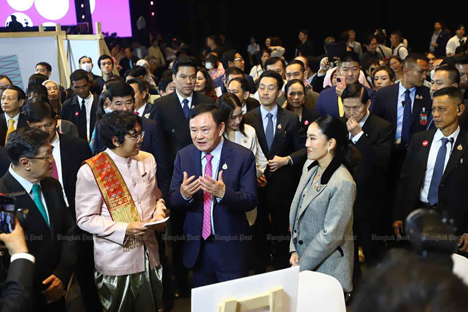 Таксин говорит о новом толчке «мягкой силы»