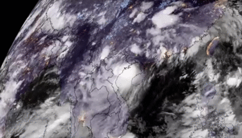 Тропический шторм Уипха ослабевает, когда он перемещается в Лаос после удара по северному Вьетнаму