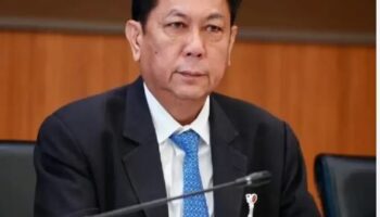 Тхаксин посетит секретный ужин коалиции, разжигая争议 влияния