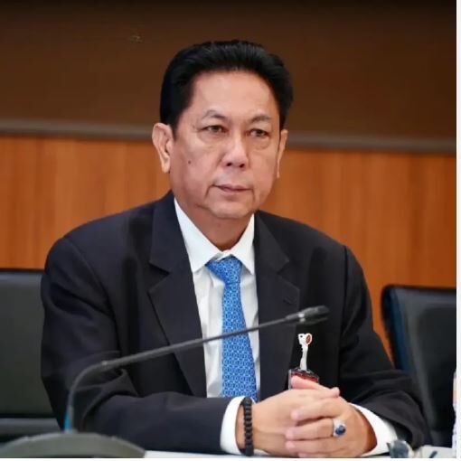 Тхаксин посетит секретный ужин коалиции, разжигая争议 влияния