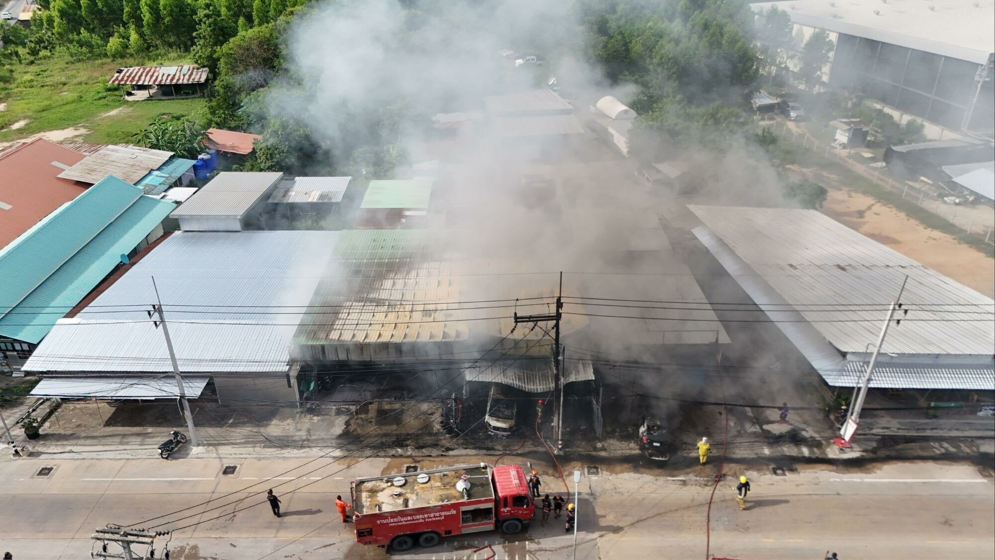 Устал и уволен! Пожар в гараже Паттайи вспыхивает после ошибки с топливом
