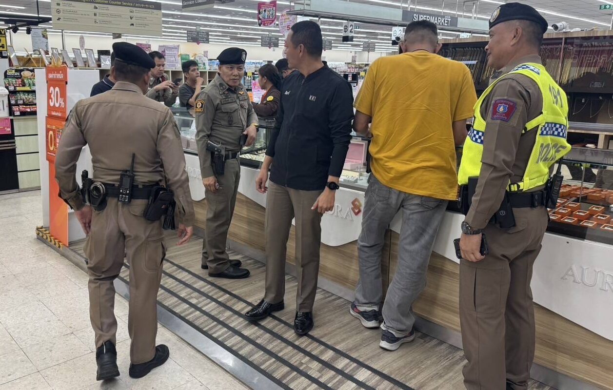 Человек из Пхукета арестован за кражу золотого браслета стоимостью 52 000 бат