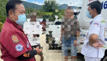 Человек из Чианграй сообщает, что из его кожи выходят червяки после визита в лес