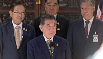 DPM Phumtham разъясняет, что пограничные столкновения — это не война, предостерегает Камбоджу от дальнейших провокаций