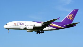 Thai Airways получила разрешение на вылет на фондовом рынке, так как SET одобрил возврат к торговле