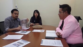 2 врача могут оказаться в тюрьме после того, как пластическая операция оставила женщину в коме