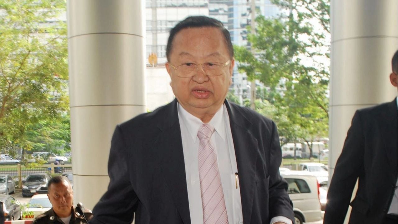 Бизнес-магнат приговорен к тюремному заключению за подделку земельных документов в скандале в Сарабури