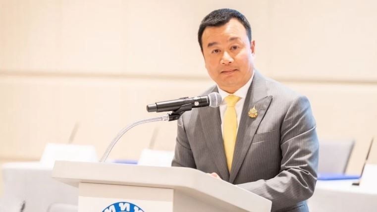 Бумажная лихорадка бесплатных рейсов: Туристов привлекают раздачей 700 миллионов бат