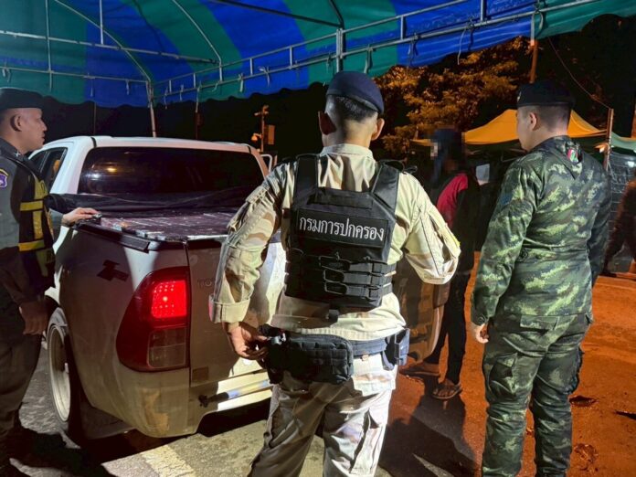 В Канчанадабури ликвидирована крупная незаконная контрабанда сигарет.