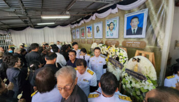 В mass cremation held for victims clashes at the Thai-Cambodia border before GBC meeting