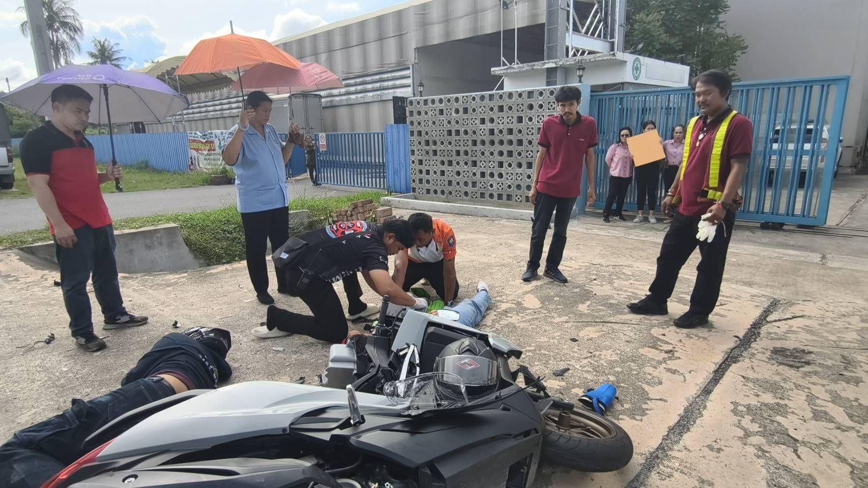 Внезапный поворот пикапа оставляет байкеров Паттайи в агонии