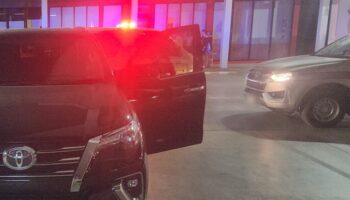 Водитель найден мертвым в припаркованном автомобиле на автозаправочной станции в Патум Тане